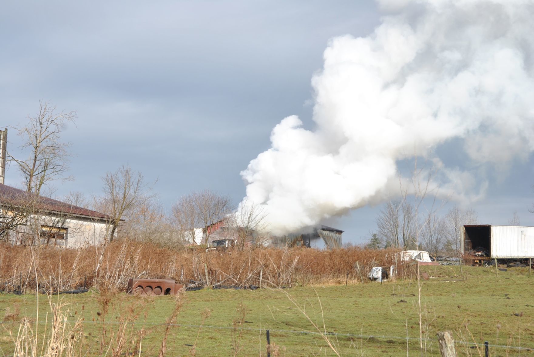Barton barn blaze quickly contained